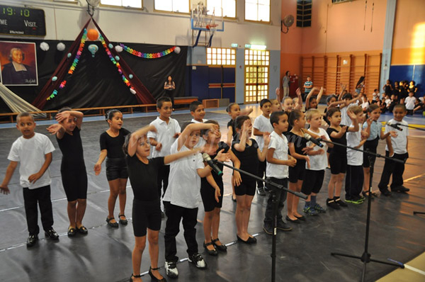 بالصور: حفل تخريج طلاب الصفوف الأول والثاني من مدرسة الفرير بمدينة يافا